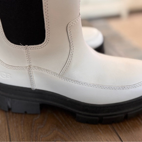UGG Women's Cream and Black Winter Boots - Picture 9 of 14